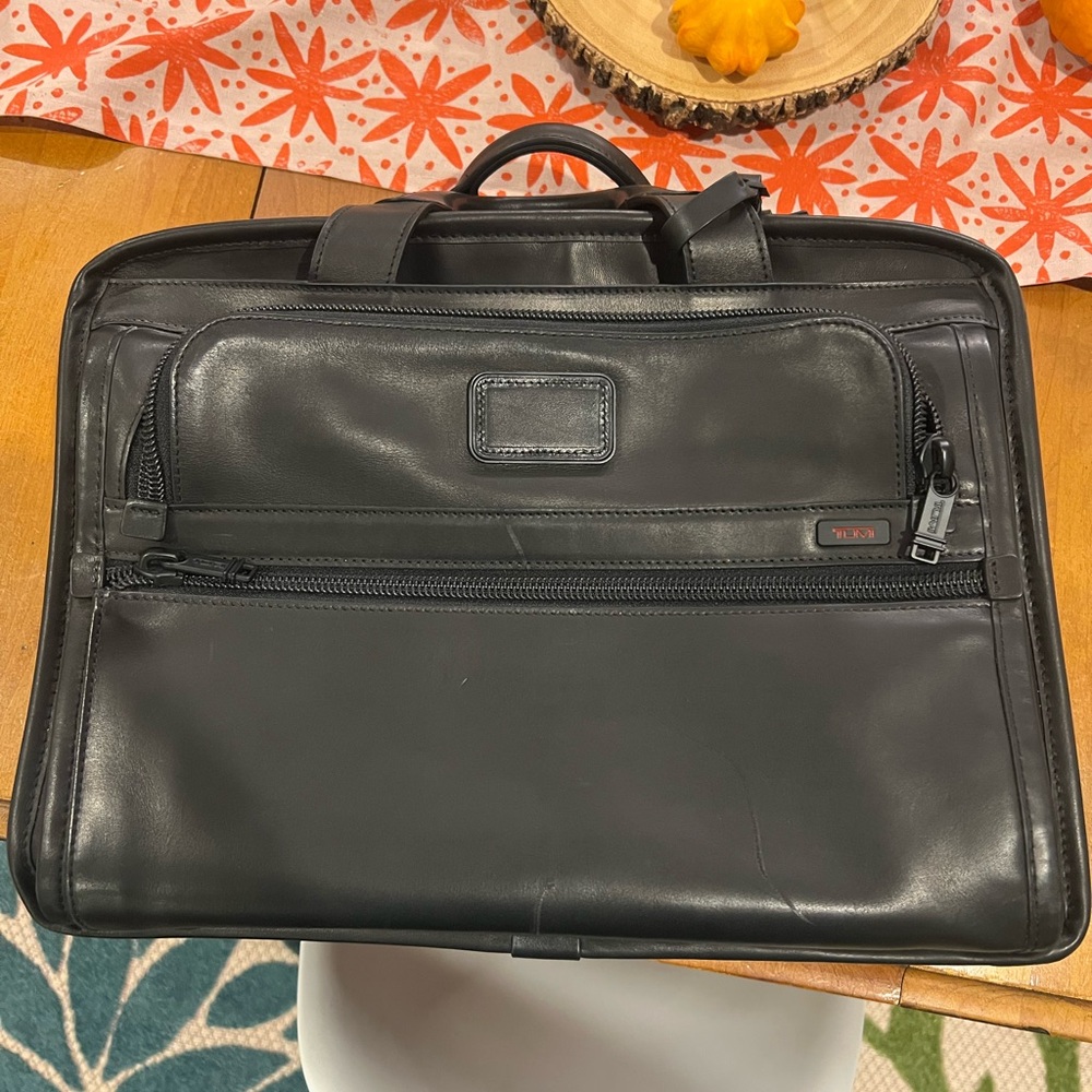 Tumi Black Leather Men's Business Briefcase
